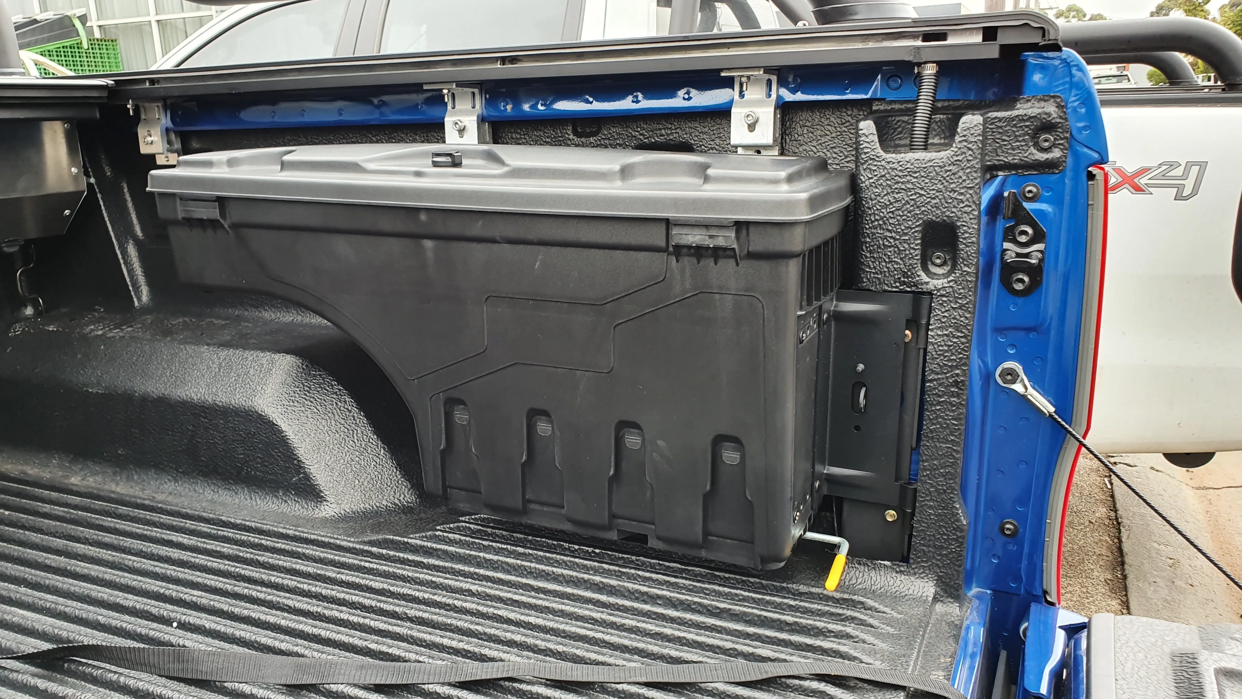 Ford RANGER PX 2012-2021 SMART TUB LOCKER - Secure Swing Lift out Case