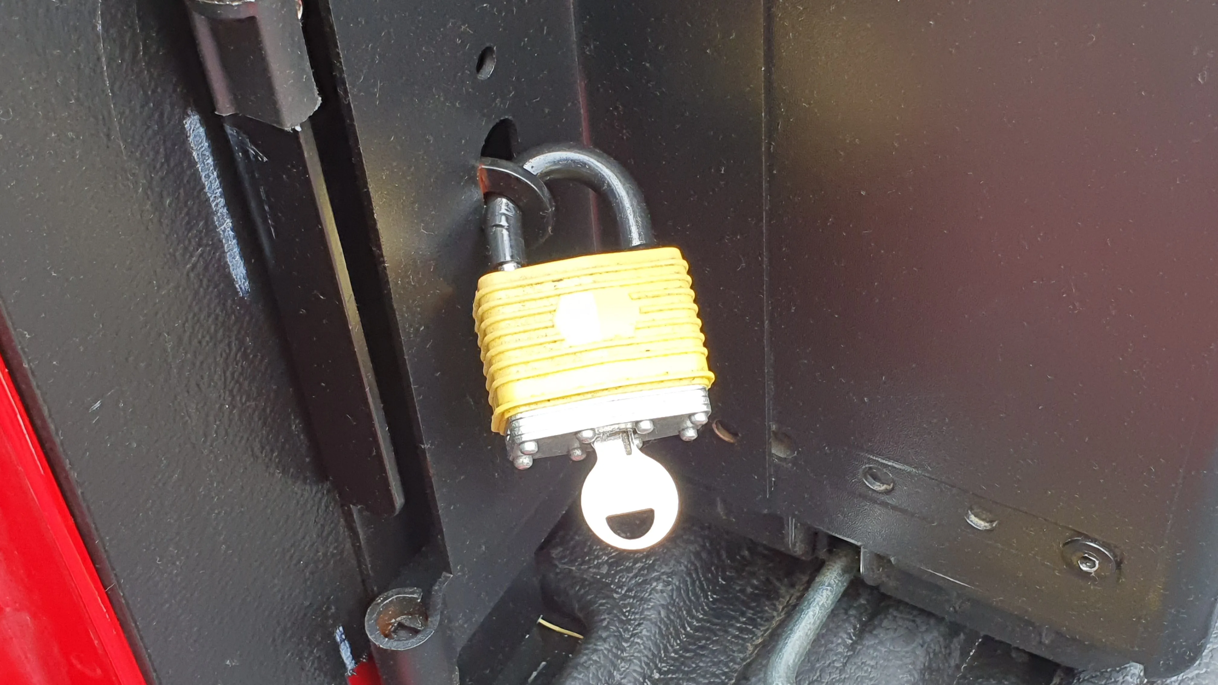 Ford RANGER PX 2012-2021 SMART TUB LOCKER - Secure Swing Lift out Case