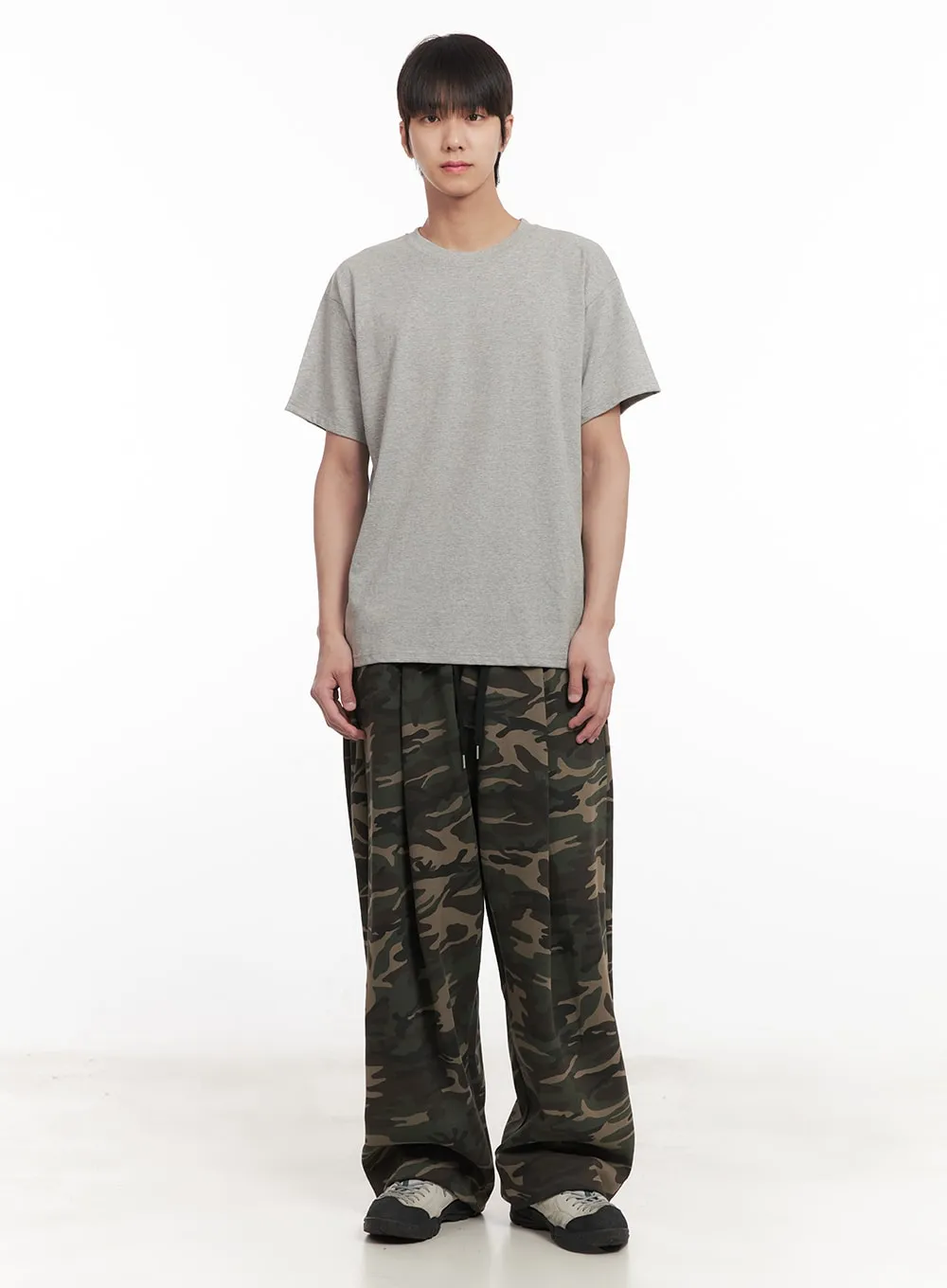 Men's Camo Wide-Fit Pants (Dark Green) IM518